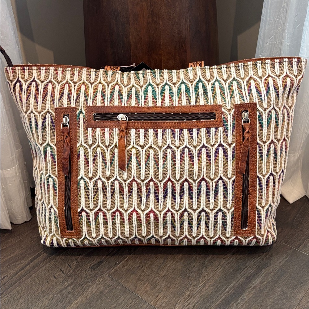 Angel Ranch Conceal Carry Genuine hand tooled leather & textile,adjustable strap - Picture 3 of 11